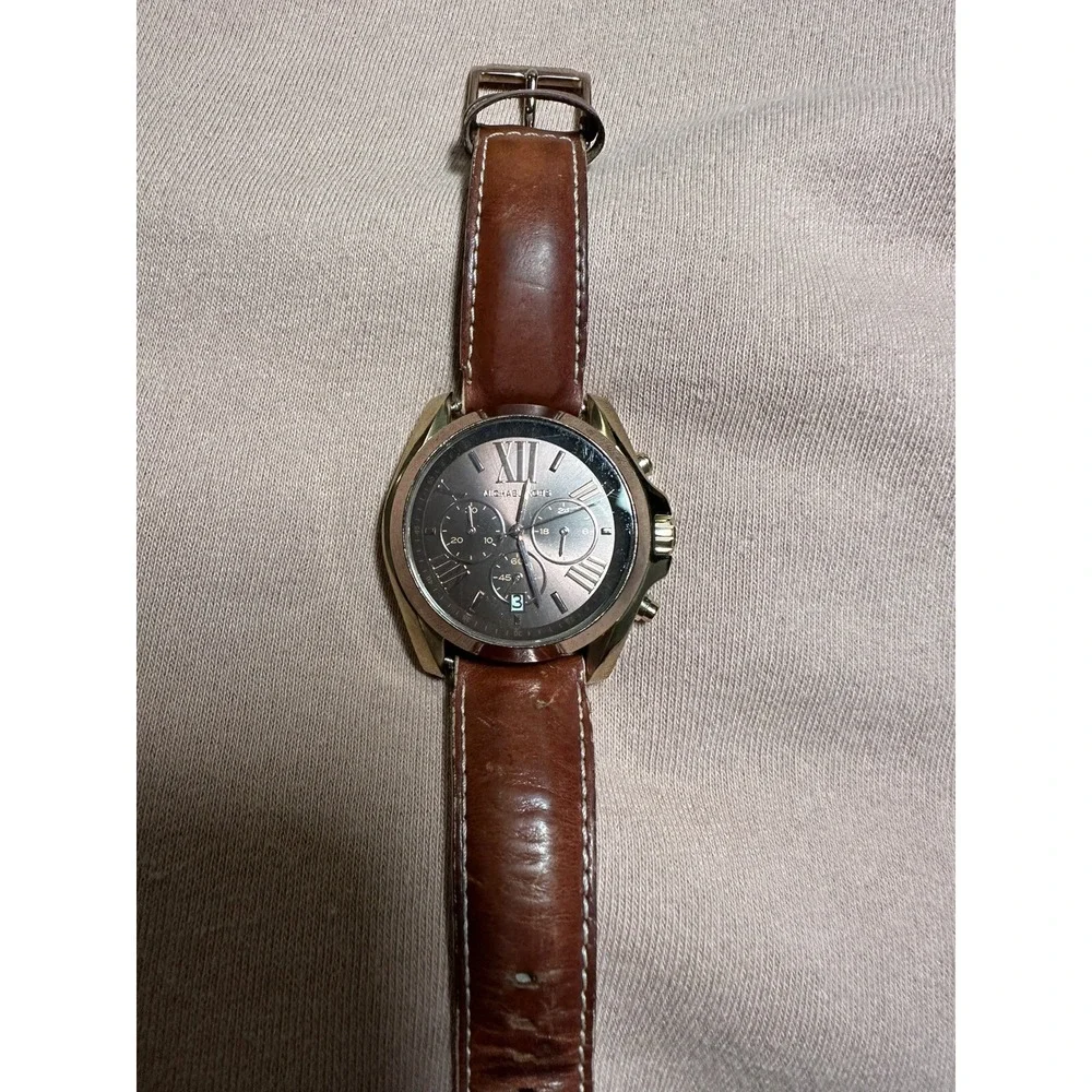 Michael Kors MK 5630 Chronograph Watch Gold Brown Leather band 43 mm Preowned